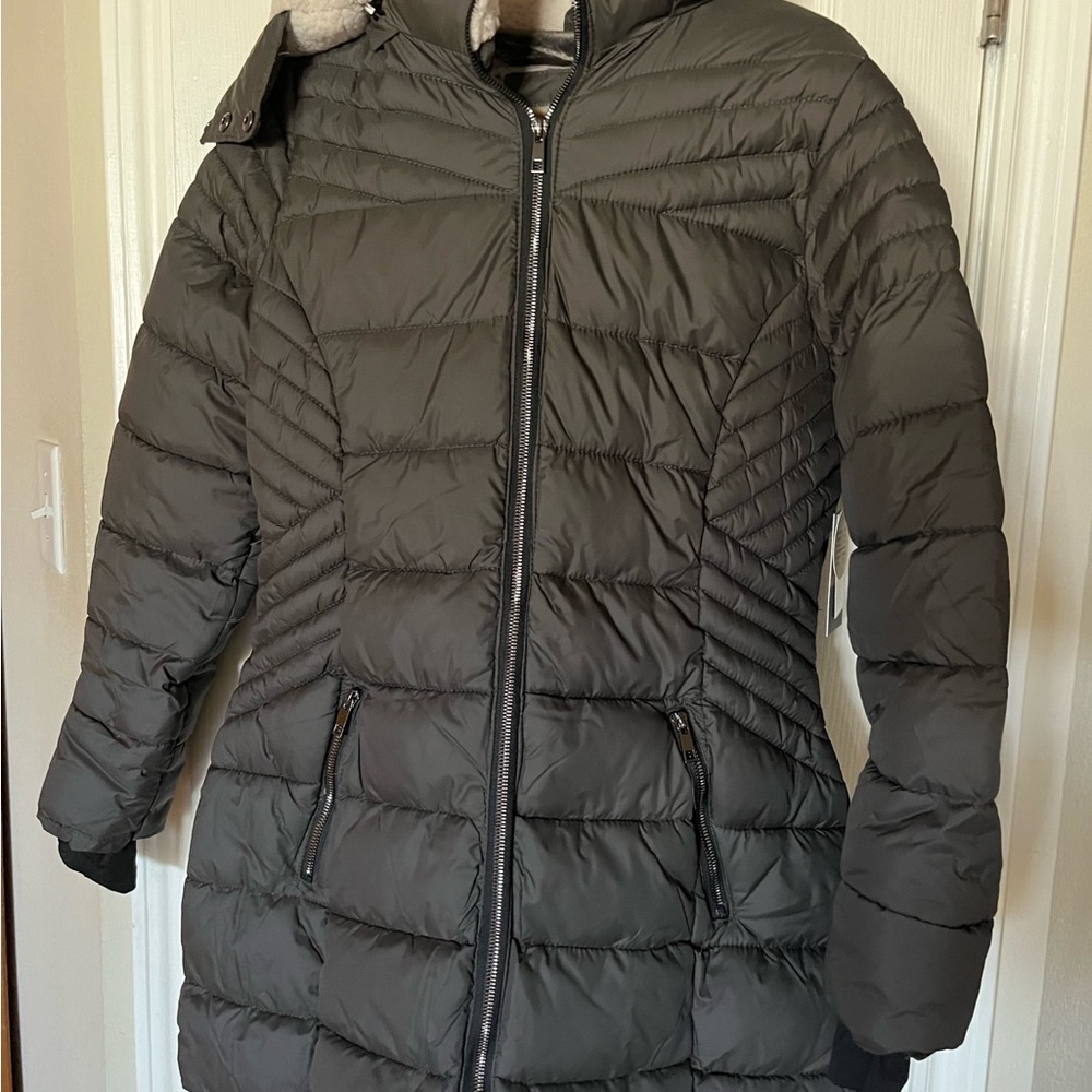 MWT Size L Elan Black Quilted Puffer Jacket with Detachable Sherpa Lined Hood
